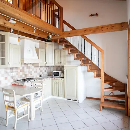 Happy Guest - Lakeview Nest Apartment *