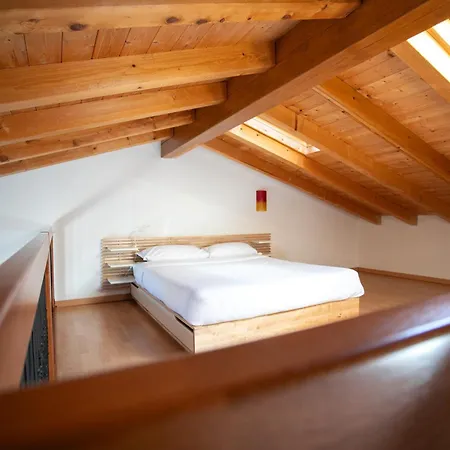 Happy Guest - Lakeview Nest Apartment *