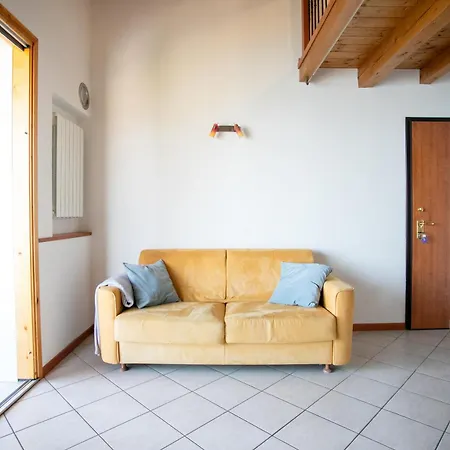 Happy Guest - Lakeview Nest